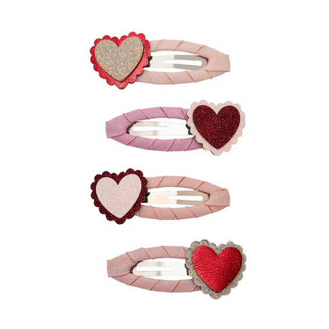 Scalloped heart clic clacs